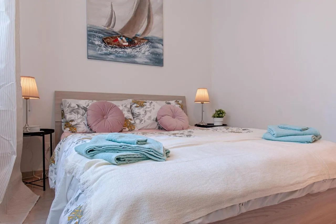 L'Angolo Di Grace Apartment Livorno 0*,