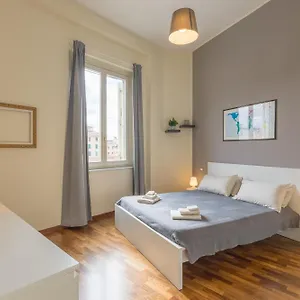 Near The Port-elegante Con Vista Sui Canali Apartment